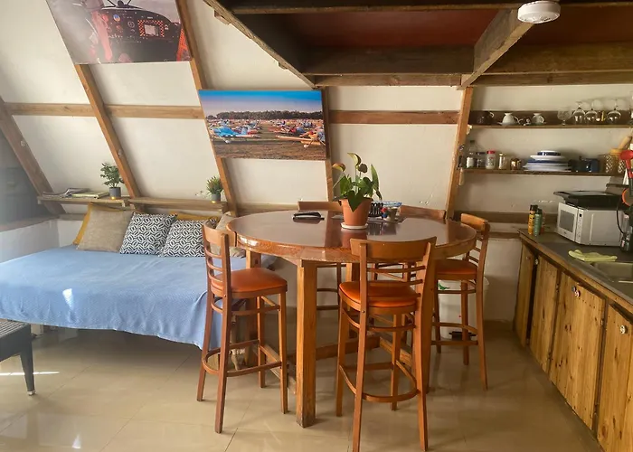 Canada House Queen Bed In 2Nd Floor Dbl Sofa Bed In 1St Floor Bbq Private Pool, River
